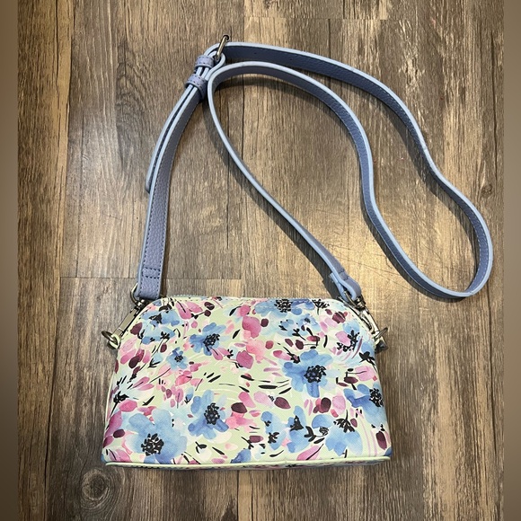 Steve Madden Handbags - Steve Madden Watercolor Floral Dome Crossbody Bag NWOT Spring Mini Adjustable